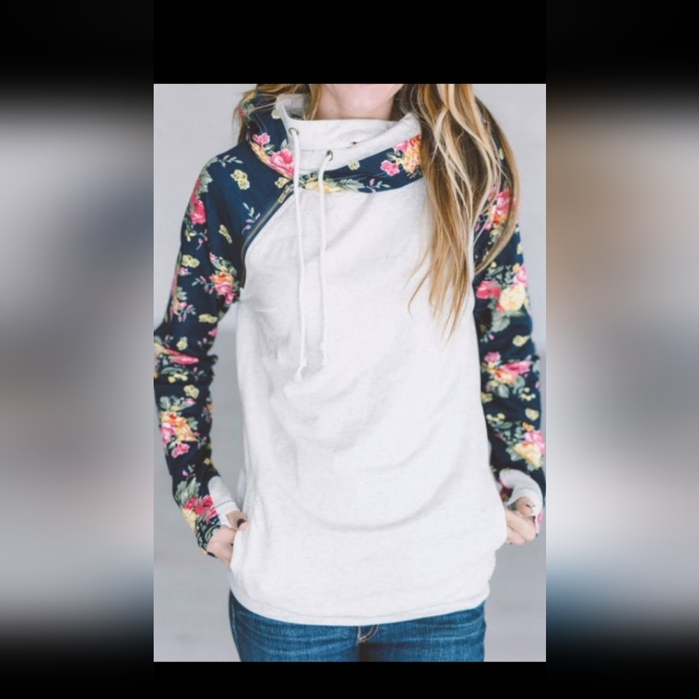 Ampersand floral hoody size XL